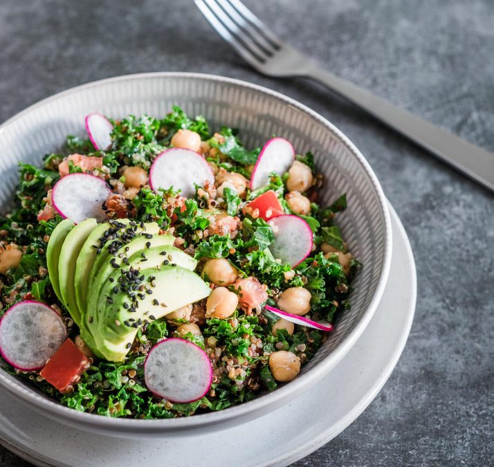 SAL quinoa kale chickpea
